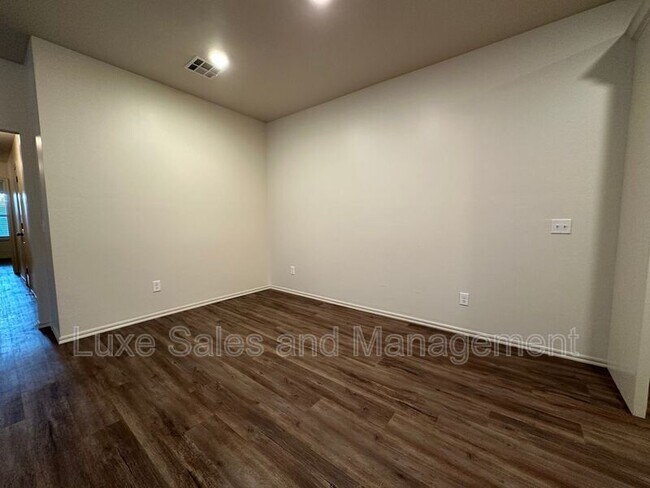 Building Photo - 412 Chalk Hill Ct