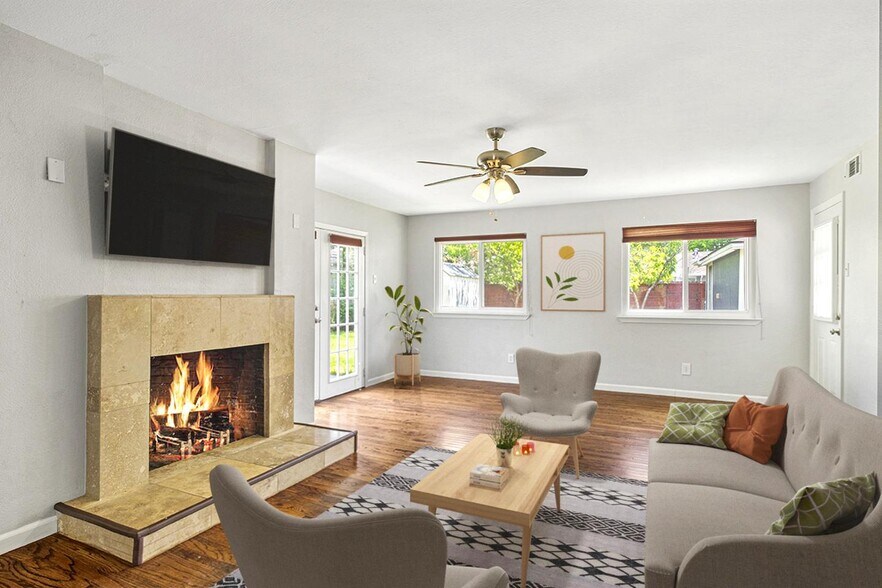Building Photo - Remarkable Lakewood home steps from Ridgewood Park