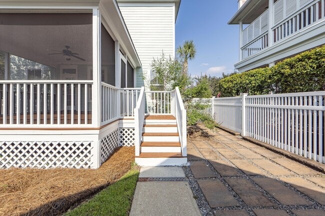 Building Photo - 302 White Gables Dr