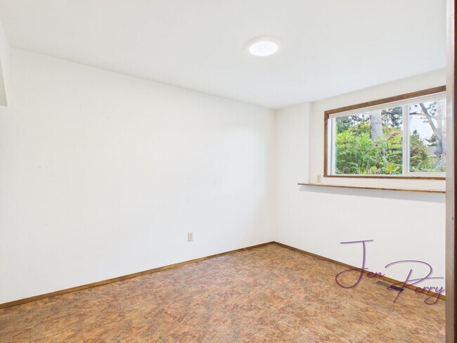 Building Photo - 3019 I Ave