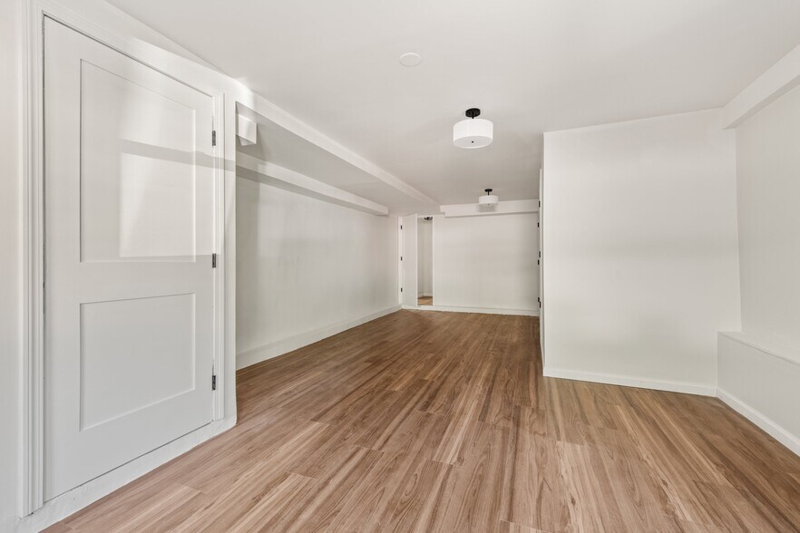 Building Photo - 48 Meyer Pl