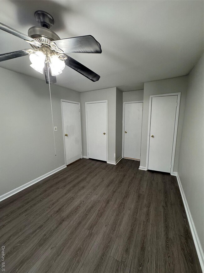 Building Photo - 1364 E 92nd St