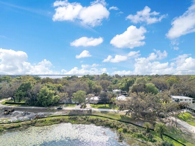 Building Photo - 812 East Blvd