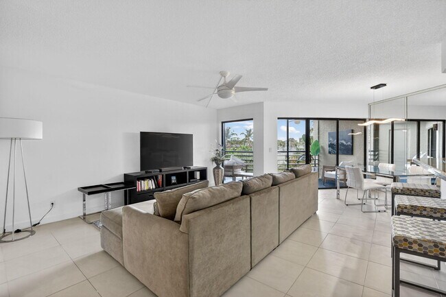 Building Photo - 5851 Camino Del Sol