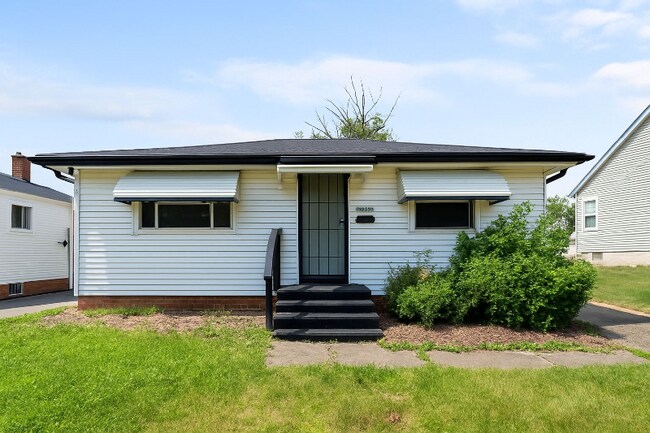 Primary Photo - 4672 Hillside Ave