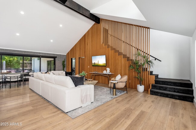 Building Photo - 4421 E Earll Dr