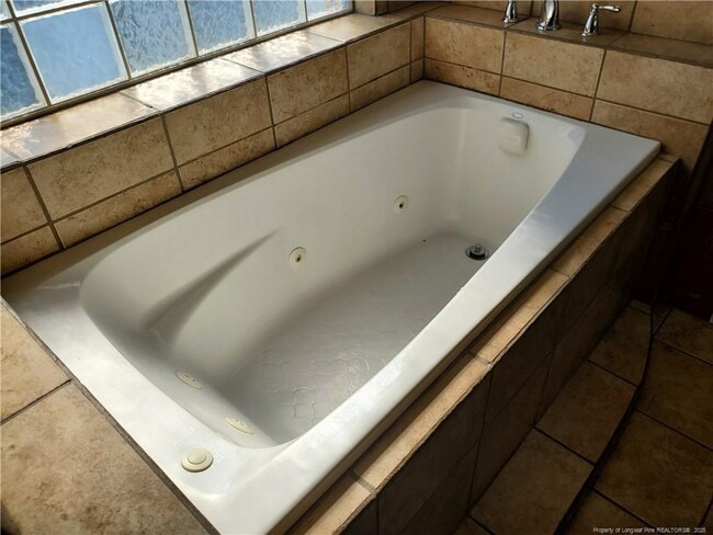 Building Photo - 160 Yellowstone Ct