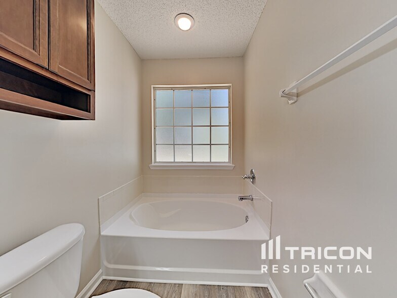 Building Photo - 4351 Campus Hills Cir