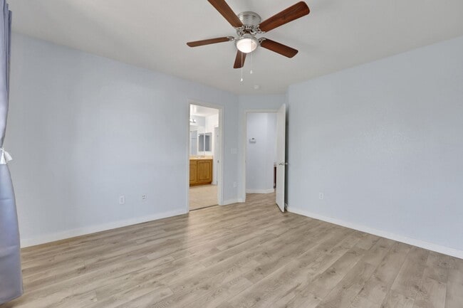 Building Photo - Updated Two-Story 3 bed/2.5 bath Home with Open Kitchen, Attached 1 Car Garage & Modern Flooring ...