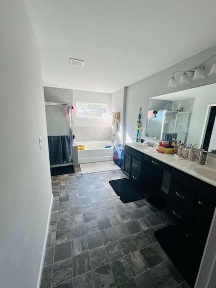 Building Photo - 8035 Stiner Grv