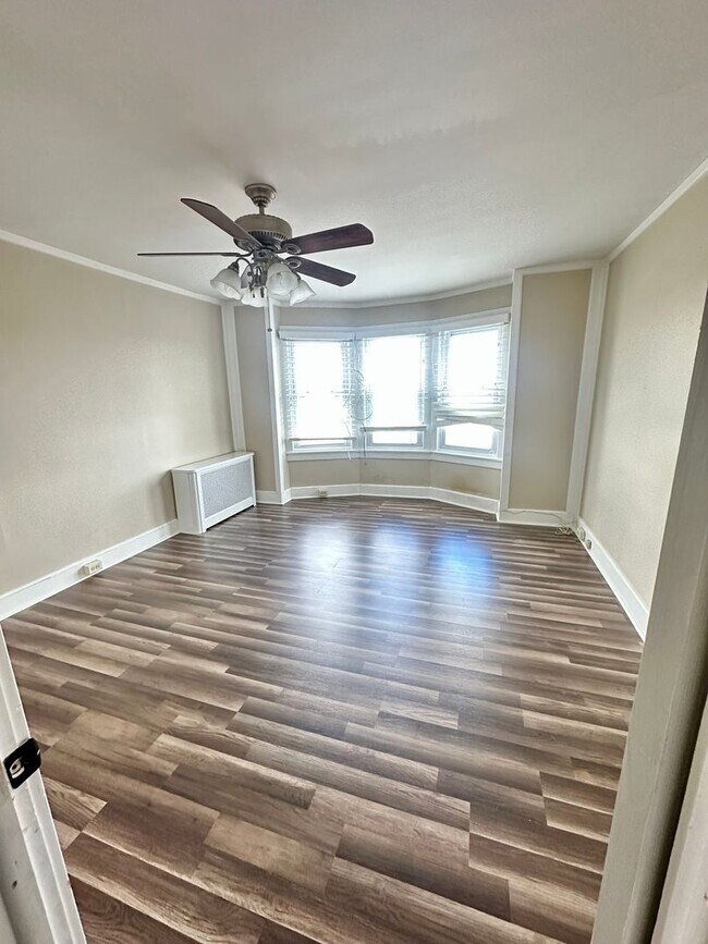 Building Photo - Spacious Homes In Bridgeport