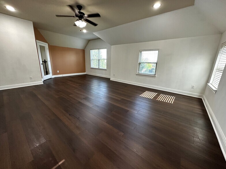 Building Photo - 13172 Deep River Dr