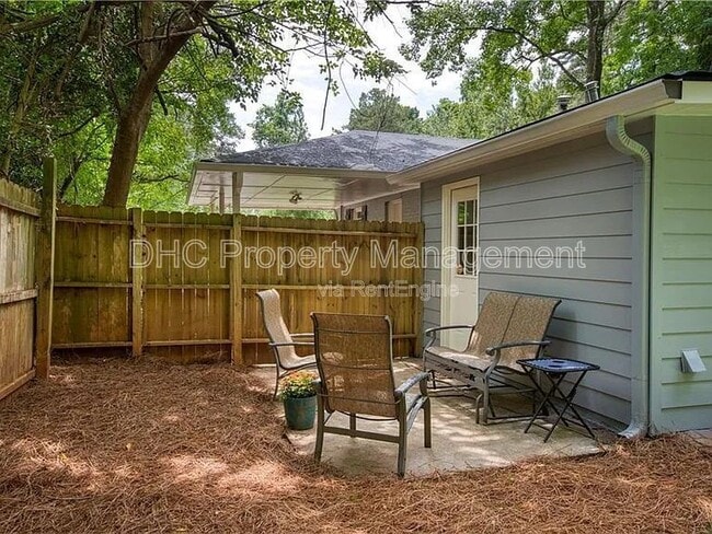 Building Photo - 2526 Brentwood Rd