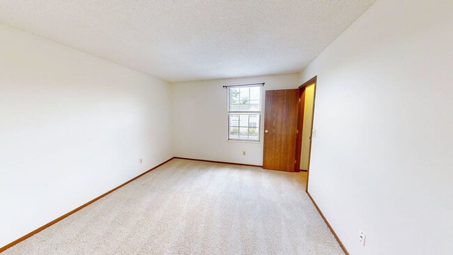 Building Photo - 5067 Stoneybrook Blvd