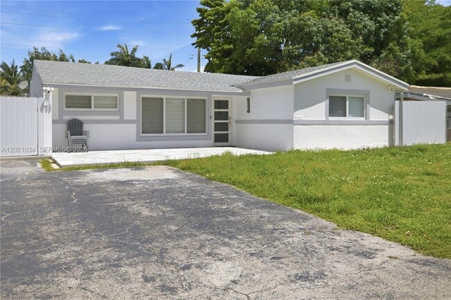 Building Photo - 7051 SW 29th St