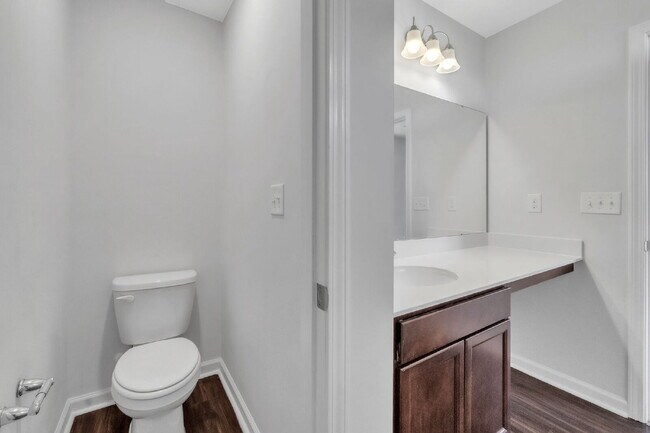 Building Photo - Modern 4-Bedroom Home in Butler Knoll in I...