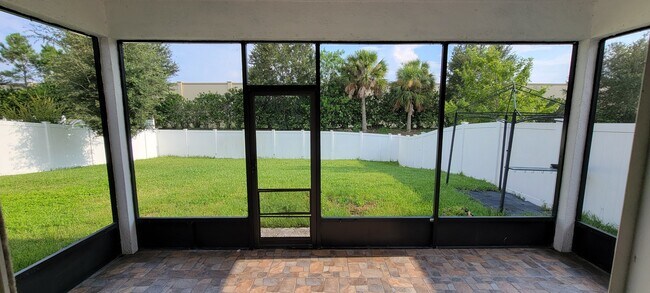 Building Photo - 2391 Beacon Landing Cir