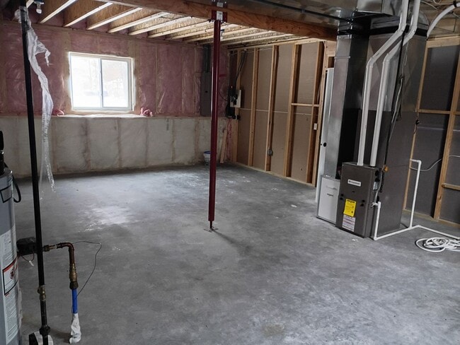 Building Photo - 3 Bed, 3 Bath, House