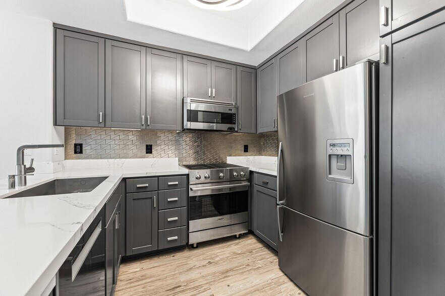 Building Photo - 4060 Glencoe Ave