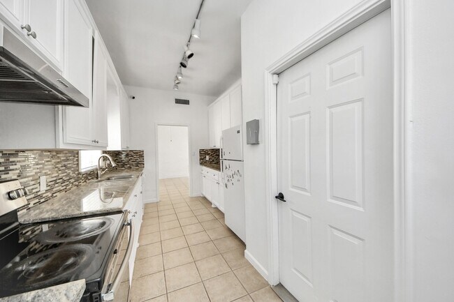 Building Photo - 4112 Meyerwood Dr