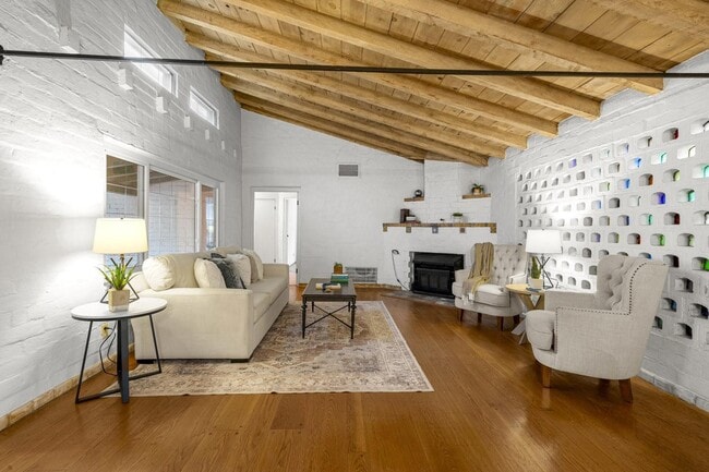 Building Photo - 3691 Laguna Ave