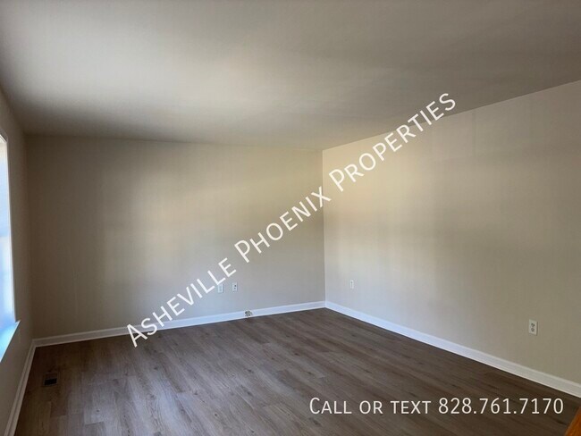 Building Photo - 18 Ican Dr