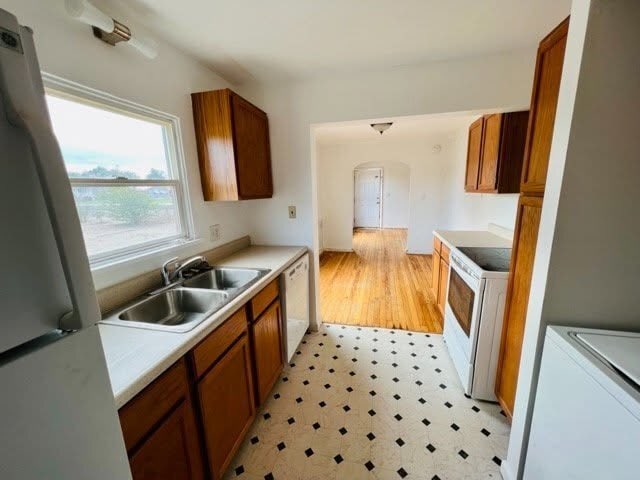 Building Photo - 703 E 5th St