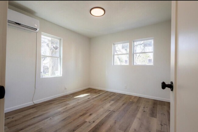 Building Photo - 614 N Osage St
