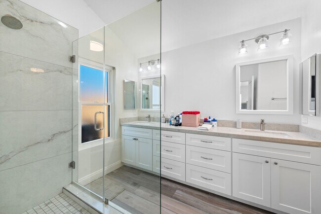 Building Photo - 747 Via Otono