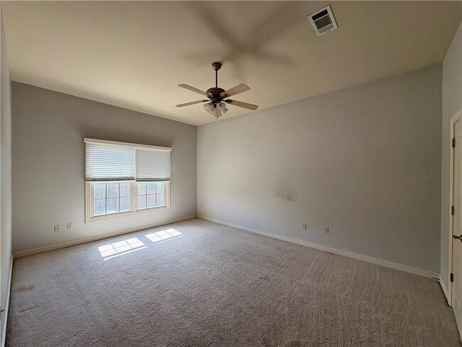 Building Photo - 2505 S Everest Ave