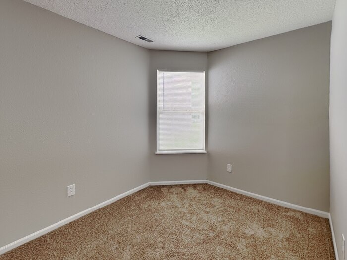 Building Photo - 4440 Riverbrook Ln