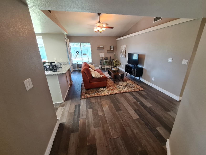 Building Photo - 7944 W Charter Oak Rd