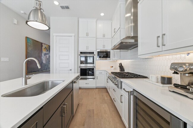 Building Photo - 6609 Basal Woods Way