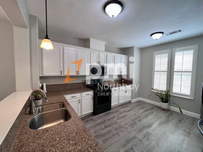 Building Photo - 1060 Villaggio Cir