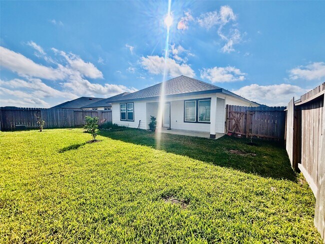 Building Photo - 1119 Fringed Bluestar Dr