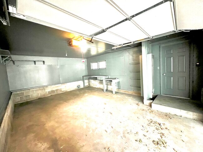 Building Photo - 211 Marian Ave