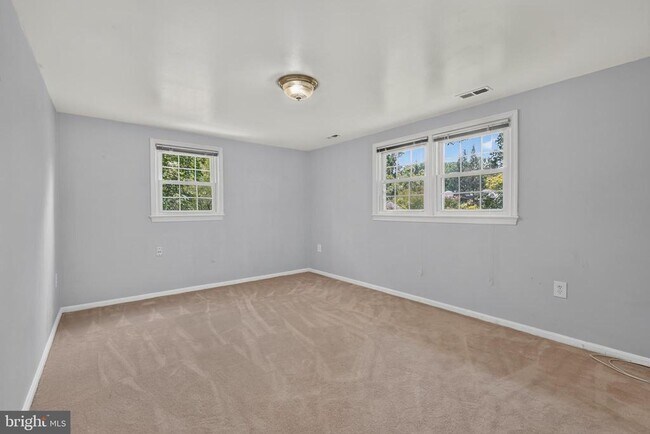 Building Photo - 8006 Lady Lewis Ct
