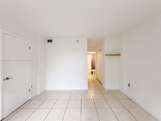 Building Photo - 2175 NE 170th St