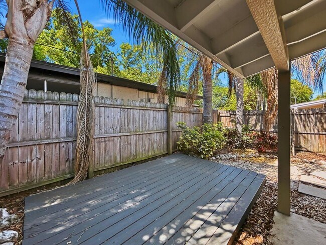 Building Photo - Spacious 1BR Duplex Near Beaches – Private Yard + Amenities! 1bed|1bath