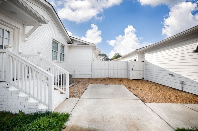 Building Photo - Fully Furnished 3 Bedroom Home Near Toyota Field & Redstone Arsenal