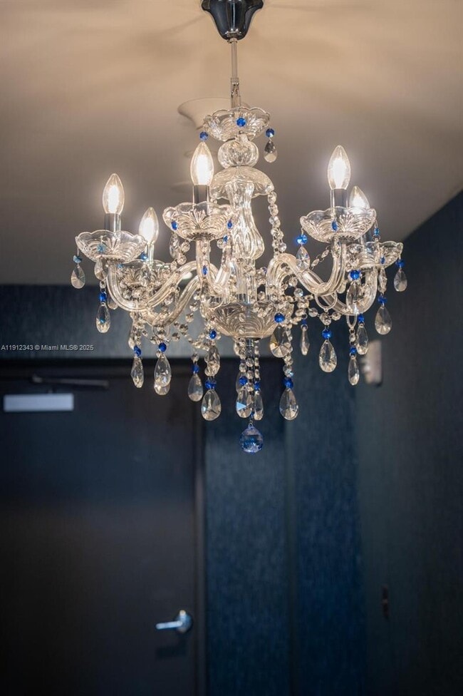 Building Photo - 700 NE 24th St