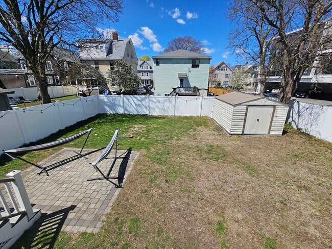 Building Photo - 91 Irving St