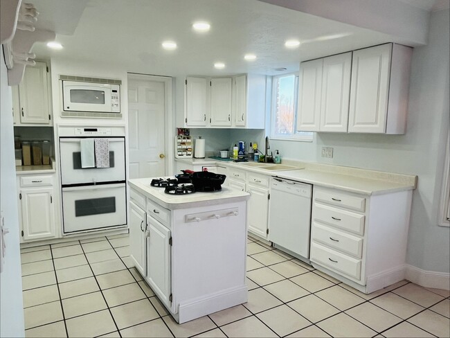 Building Photo - 3934 Bingham Creek Dr