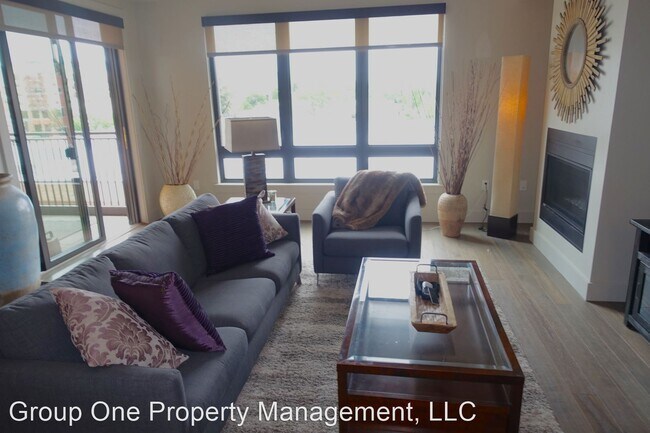 Building Photo - 3 br, 2.5 bath House - 611 S. 8th St. #402