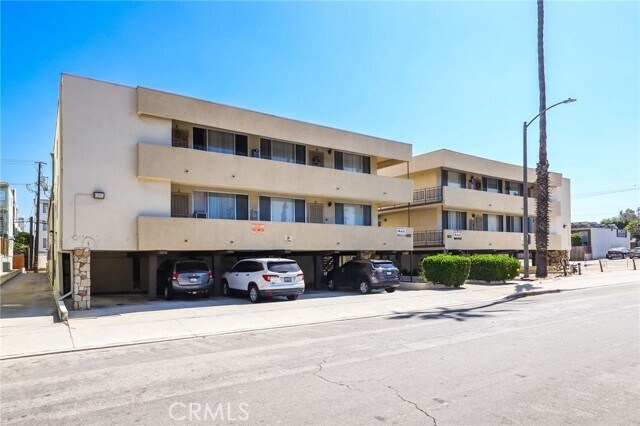 Building Photo - 3430 Elm Ave
