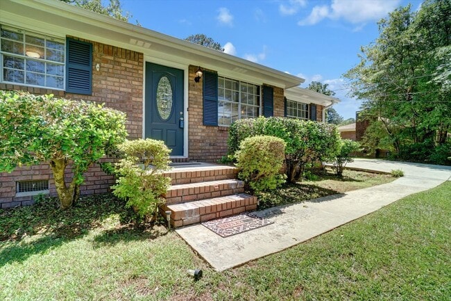 Building Photo - 606 Evergreen Dr