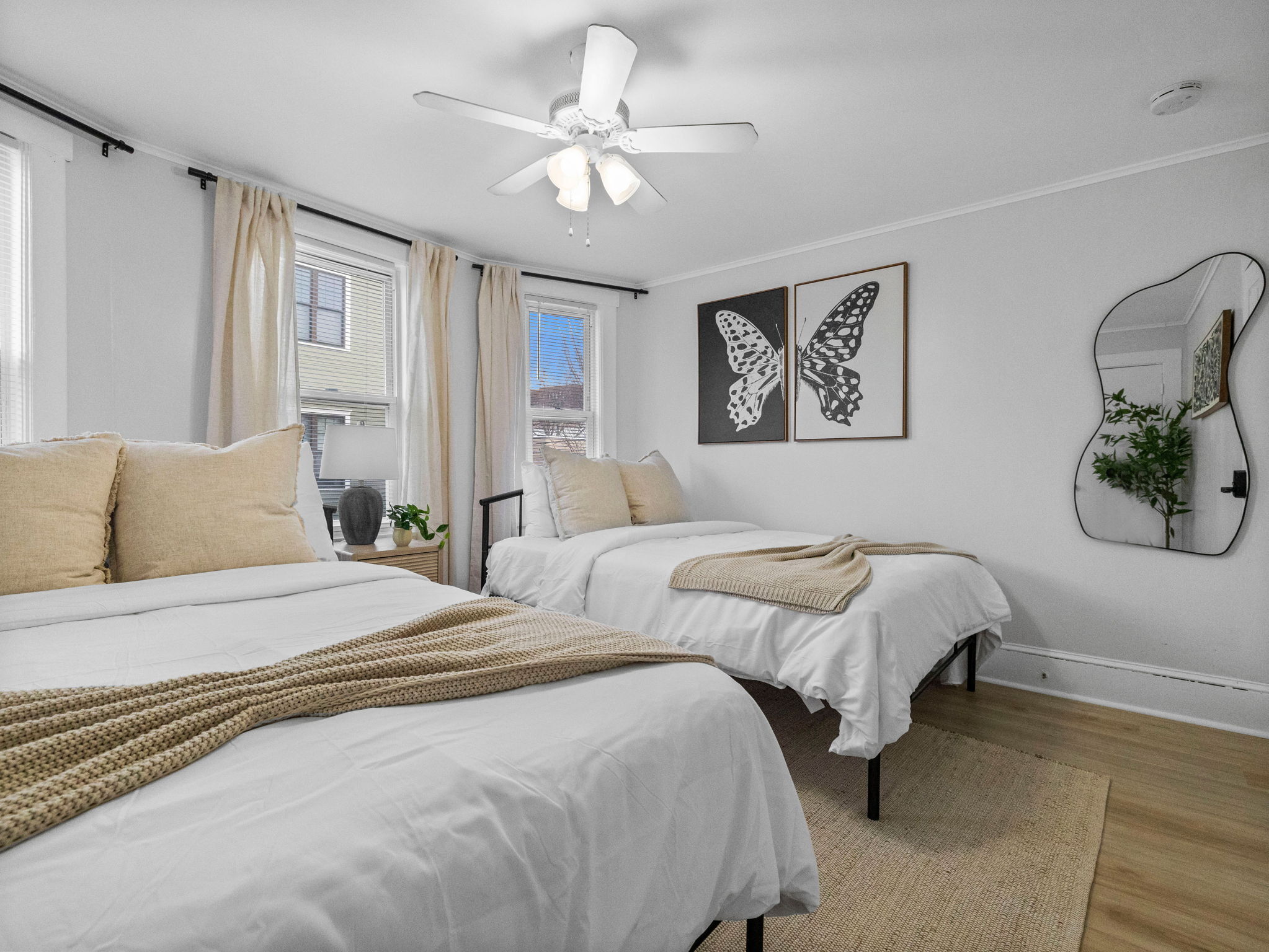 Building Photo - 168 School St