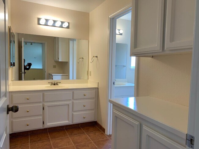 Building Photo - 18380 Murphy Springs Dr