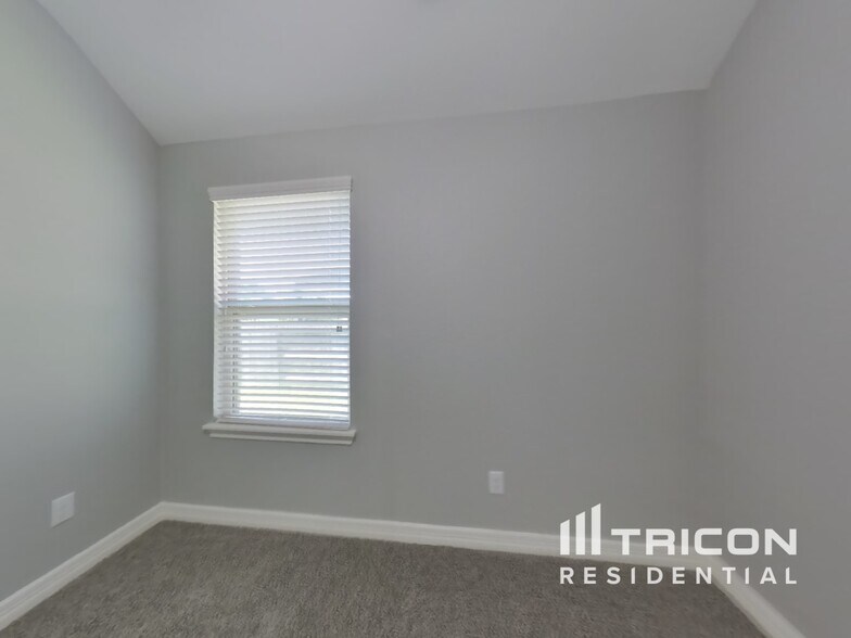 Building Photo - 9626 Stratton Ridge Dr