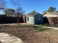 Building Photo - 3bedroom /2 bathroom home available for 29...